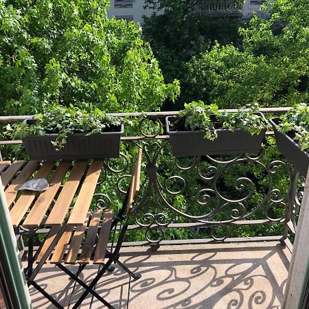 Casa Alberto Da Giussano, Elegante Bilocale In Centro Con Balcone Sul Parco Milano Eksteriør bilde