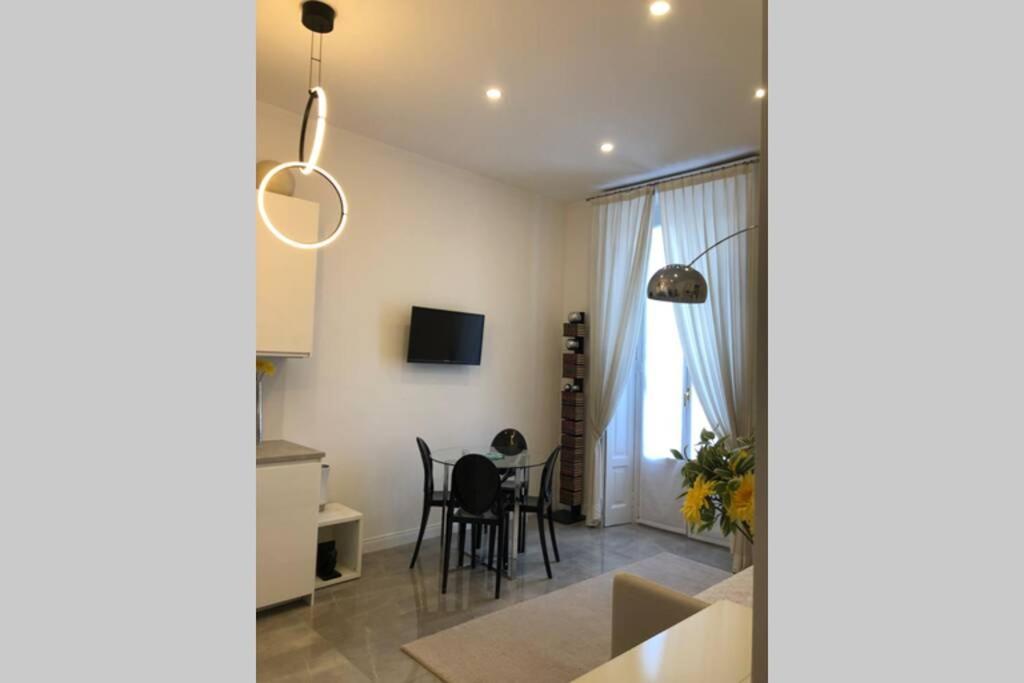 Casa Alberto Da Giussano, Elegante Bilocale In Centro Con Balcone Sul Parco Milano Eksteriør bilde